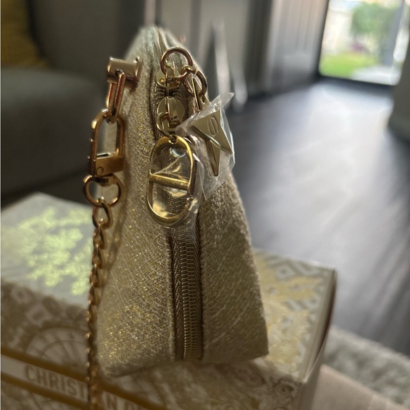 Brand New Dior 2024 Holiday Cosmetic Pouch Bag with Crossbody Chain - Picture 7 of 14